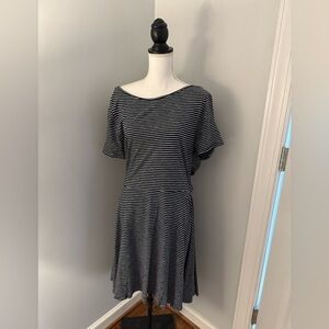 NWT • Gap ABOVE KNEE dress  with CRISS CROSS OPEN BACK• navy/white • XXL